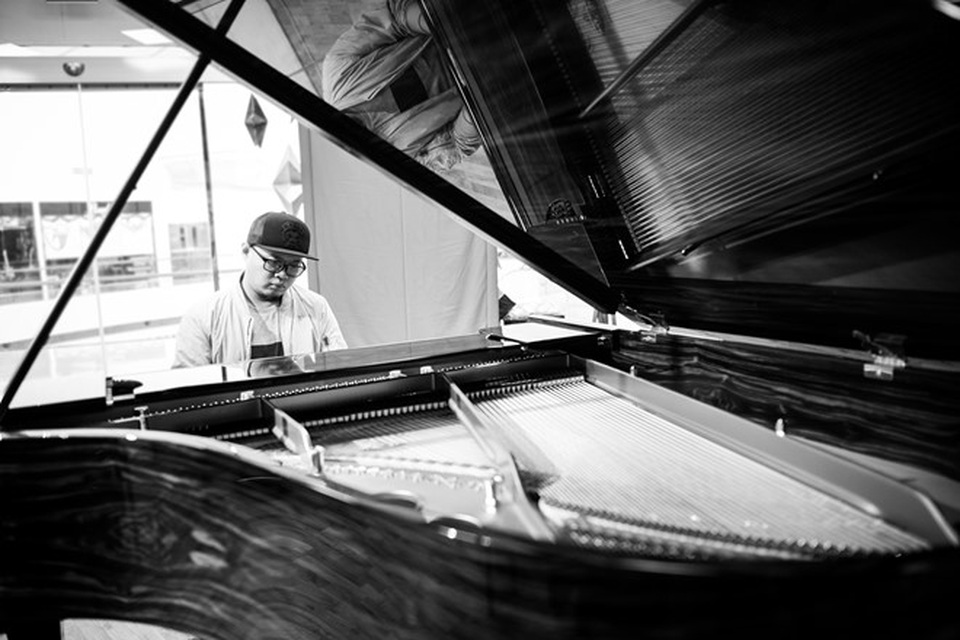 Ca sĩ thể hiện ca khúc quảng cáo Điện máy xanh.