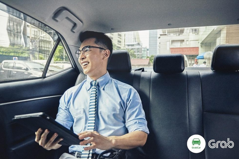 Grab gây sốt khi "bao giá tốt" với lựa chọn GrabCar Siêu Rẻ - 1 Người dùng hào hứng với lựa chọn GrabCar Siêu Rẻ.