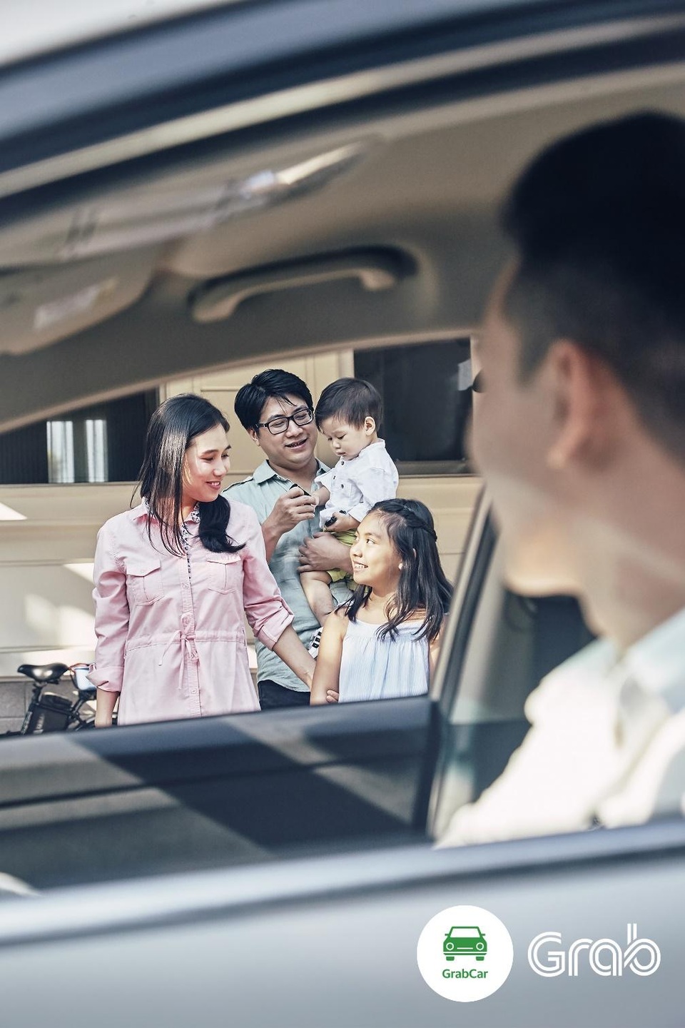 Grab gây sốt khi "bao giá tốt" với lựa chọn GrabCar Siêu Rẻ - 2 GrabCar Siêu Rẻ - Giải pháp di chuyển tiết kiệm cho gia đình bạn