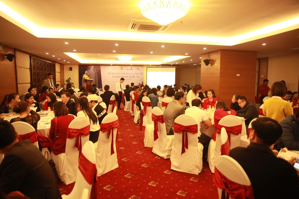 Sự kiện mở bán Eurowindow Nghệ An luôn thu hút đông đảo khách hàng