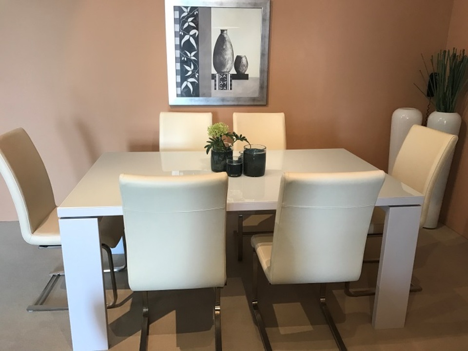Mua sắm nội thất CHLB Đức với ưu đãi từ 30-70% tại Eleganz Furniture. - 9 Bàn ăn Nu của hãng Juventa giảm 70%