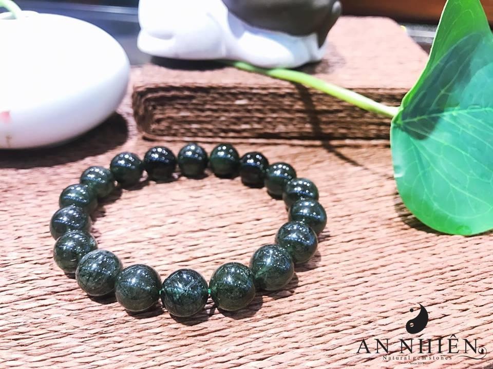 Thạch Anh tóc – món đồ tài lộc không thể thiếu trong giới doanh nhân - 6 Thạch anh tóc với nhiều màu sắc đa dạng, đẹp mắt.