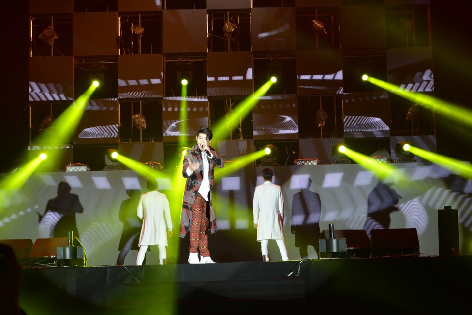 Sân chơi "YOLO - Dám chia sẻ" của MobiFone sôi sục cộng đồng trẻ - 3 Noo Phước Thịnh cháy hết mình với giới trẻ tại Thanh Hóa