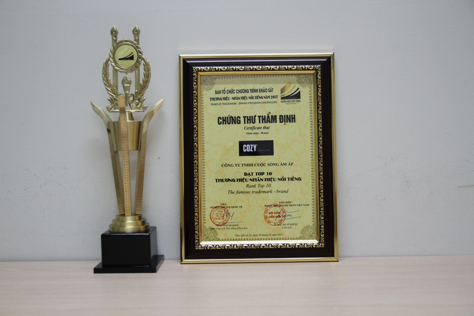 Nội thất COZY vào top 10 thương hiệu nổi tiếng nhất Việt Nam năm 2017 - 3 Chứng thư thẩm định COZY trongTop 10 Thương hiệu – Nhãn hiệu nổi tiếng năm 2017