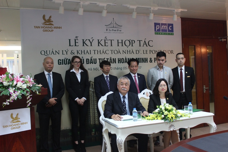 PMCC chính thức là đơn vị quản lý vận hành toà nhà D’. Le Pont D’or - 1 Đại diện Tập đoàn Tân Hoàng Minh và PMCC ký kết hợp đồng dịch vụ quản lý vận hành dự án D’. Le Pont D’or