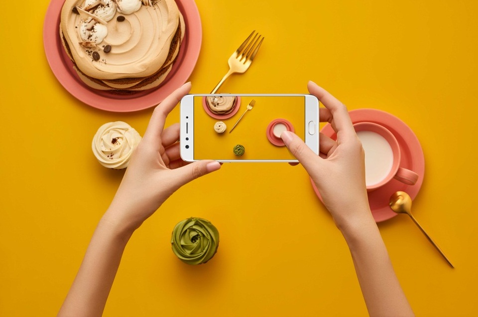 Những điểm nhấn đáng chú ý trên OPPO F3 mới ra mắt - 3 Màn hình 5,5 inch độ phân giải Full HD với kính bảo vệ Gorilla Glass 5 giúp tránh khỏi những vết xước không đáng có