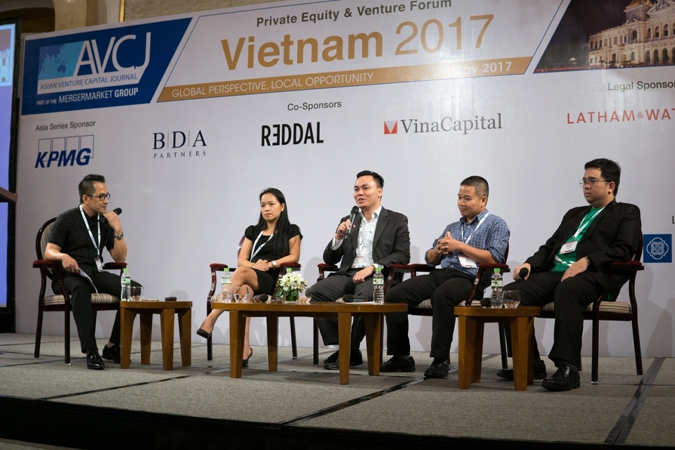 “Việt Nam sở hữu tài nguyên đặc biệt hấp dẫn đầu tư toàn cầu” - 1 Ông Trần Anh Dũng, Chủ tịch HĐQT Công ty cổ phần Năng lượng Thiên Phú (giữa)