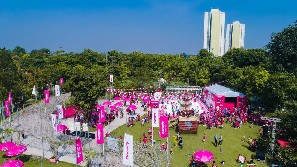 Vùng Đất Tò Mò - Sân chơi đẳng cấp cho trẻ được tạo lập bởi người Việt Nam - 1 Một phần Vùng Đất Tò Mò nhìn từ trên cao. Công tác tổ chức được chuẩn bị chu đáo đã giúp chương trình diễn ra nhịp nhàng, văn minh, đem lại trải nghiệm tốt nhất cho người chơi.