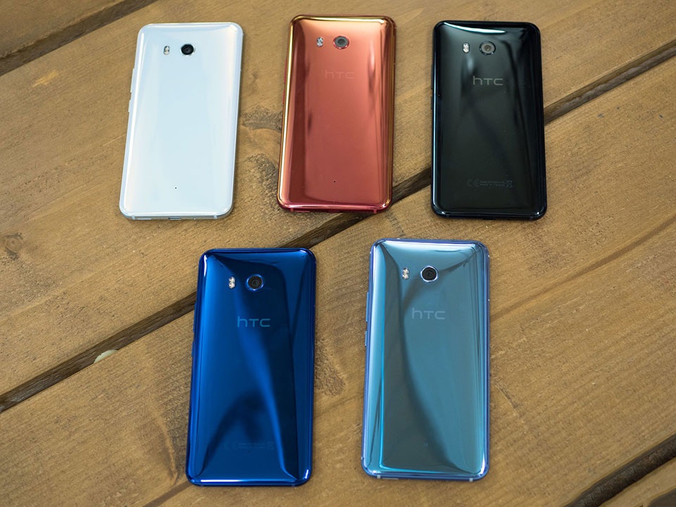 Đặt trước HTC U 11 - “bóp” để nhận bộ quà 6.000.000 đồng - 3 Máy còn có khả năng chống bụi nước ấn tượng với mức IP67 và chất lượng loa tuyệt vời