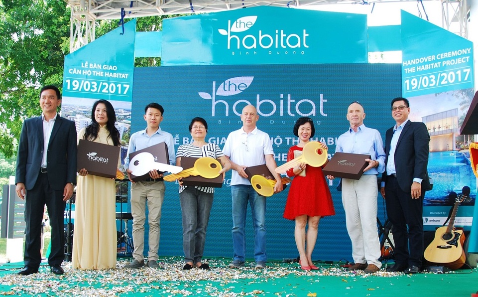 The Habitat Bình Dương đạt giải “Căn hộ hạng trung tốt nhất” 2017 - 3 Những khách hàng đầu tiên nhận bàn giao căn hộ