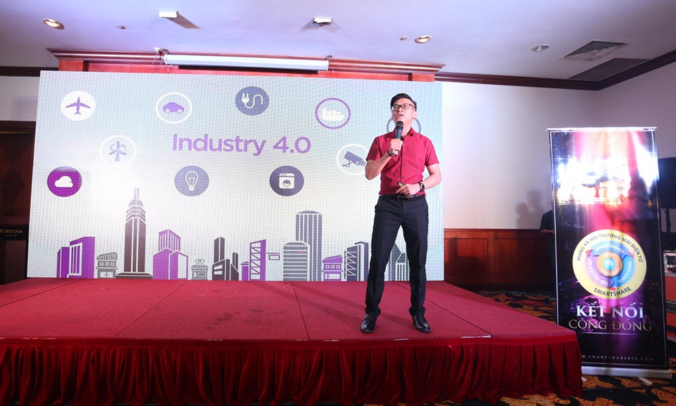 Smartshare - Kết nối cộng đồng kinh doanh và mua sắm trực tuyến - 1 Ông Trần Sĩ Việt - Giám đốc kinh doanh của công ty Cổ phần Sáng tạo Chia sẻ Thông minh chia sẻ về mạng xã hội thương mại điện tử Smartshare.