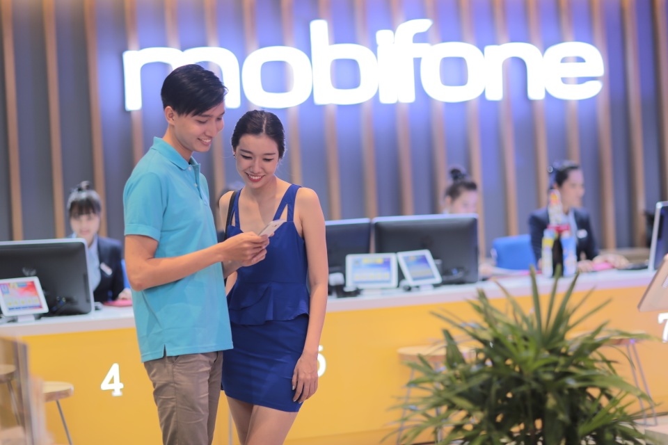 Mobifone triển khai dịch vụ nạp tiền di động qua mã vạch 2 chiều đầu tiên - 1 Nạp thẻ điện thoại qua ứng dụng MobiFone NEXT còn nhận được nhiều quà tặng hấp dẫn