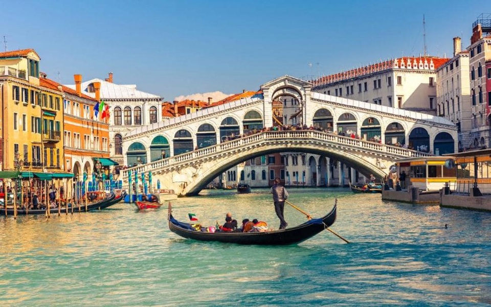 TPHCM: Sẽ có một Venice trong lòng quận 9 - 1 Hình ảnh Venice sắc màu luôn gắn liền với những chiếc thuyền Gondola mũi cong trên sông nước đầy chất thơ (hình Internet)