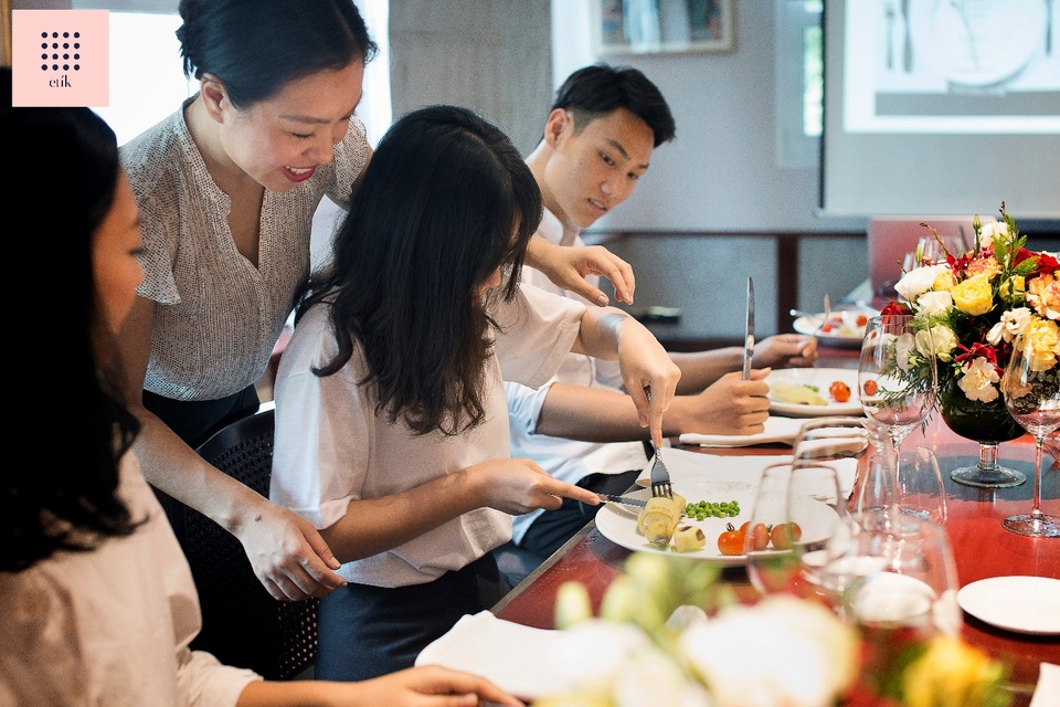 Học viện nghi thức đầu tiên tại Việt Nam: “Học để lịch sự” - 6