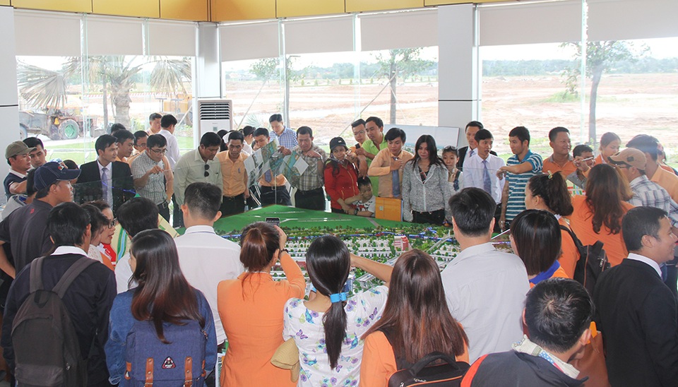 Nhiều khách hàng đặt chỗ ngay sau khi tham quan và tìm hiểu dự án Mega City