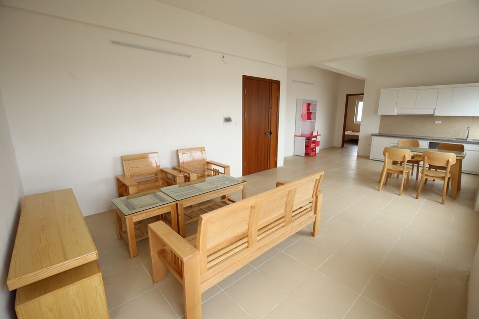 Cận cảnh căn hộ 74m2 có giá 1,2 tỷ đồng với nội thất đẹp long lanh cho cặp vợ chồng trẻ - 3 Căn mẫu bàn giao hoàn chỉnh do đơn vị nội thất tư vấn