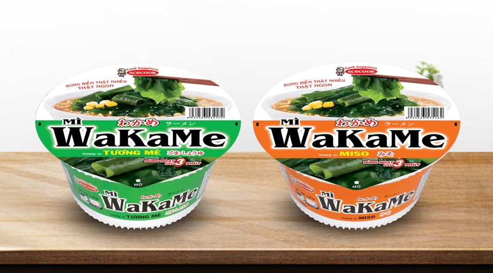 Mì ăn liền, hành trình chinh phục khẩu vị Việt bằng chất lượng Nhật Bản - 4 Mì Wakame của Acecook Việt Nam với nhiều rong biển, theo hai hương vị truyền thống đến từ xứ sở hoa anh đào: vị miso và tương mè.
