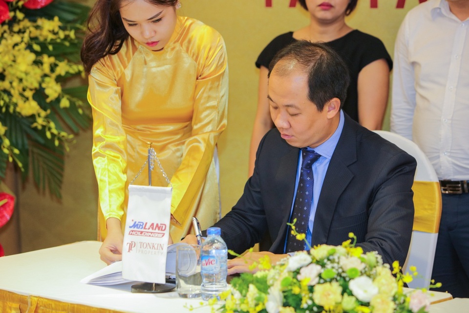 Lễ ký kết hợp đồng đại lý phân phối chính thức sản phẩm tại dự án Pan Pacific Danang Resort - 3 Lễ ký kết hợp đồng đại lý phân phối chính thức sản phẩm tại dự án Pan Pacific Danang Resort - 3