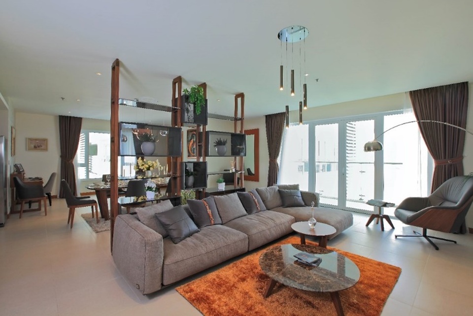 Xu hướng căn hộ diện tích lớn tại tòa tháp BRILLIANT - 3 Phòng khách và phòng ăn với tone màu trầm ấm tại căn hộ 3PN mang đậm phong cách cổ điển nước Ý