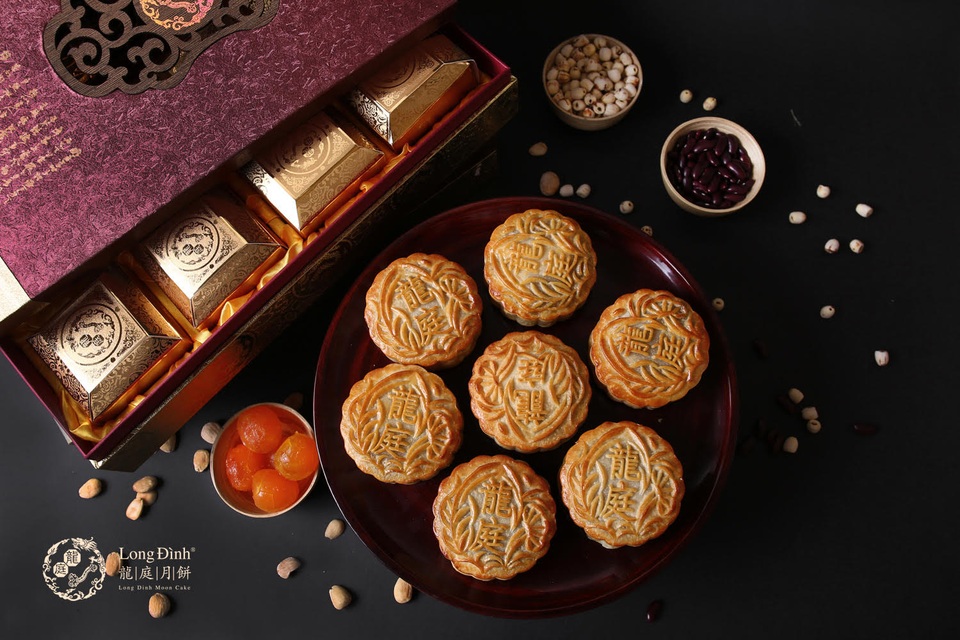 Bánh Trung Thu Long Đình – Món quà hoàn hảo về chất lượng, hoàn mỹ về hình thức.