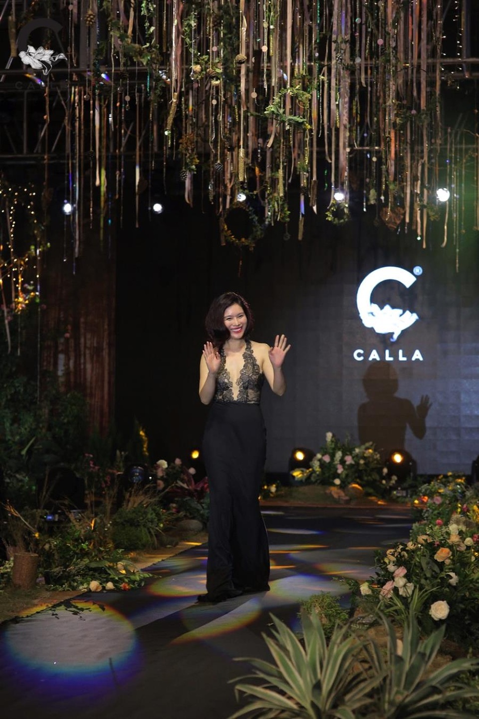 Vedette Minh Tú toả sáng trong đêm CALLA LUXURY SHOW 2017 - 10 Thành công rực rỡ với đêm diễn để đời, NTK Phương Linh tự tin trong tương lai sẽ đưa thương hiệu váy cưới cao cấp CALLA Bridal vươn ra thị trường quốc tế.