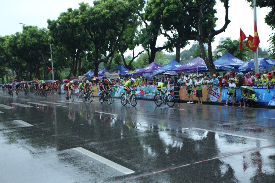Bia Hà Nội đồng hành cùng giải đua xe đạp Hà Nội mở rộng 2017 - 2 Bia Hà Nội đồng hành cùng giải đua xe đạp Hà Nội mở rộng 2017 - 2