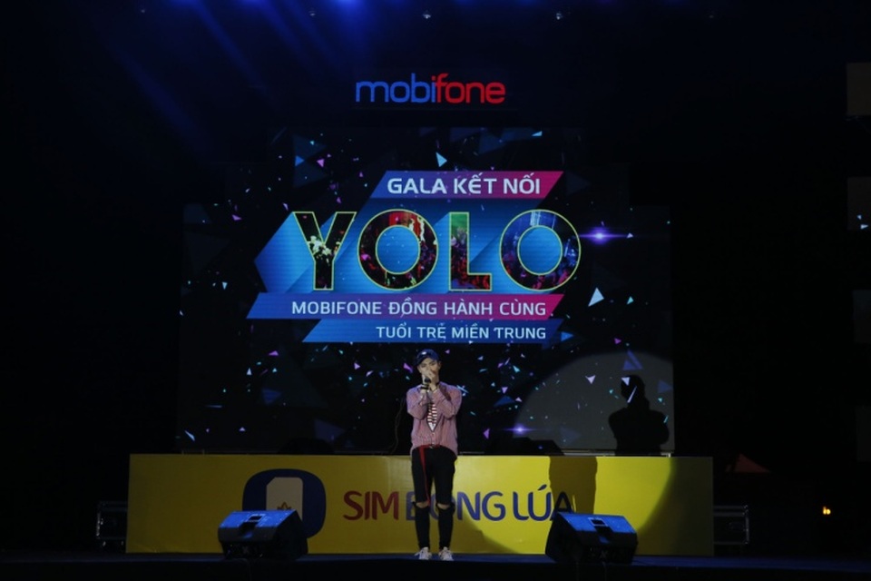 Đêm nhạc YoLo của MobiFone ghi đậm dấu ấn với giới trẻ miền Trung - 7 Noo Phước Thịnh và Erik sôi động trong đêm nhạc Yolo của MobiFone tại Thanh Hóa