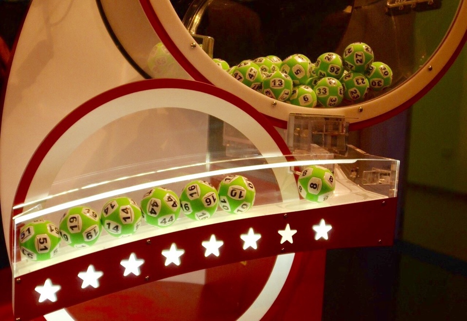 Trước khi quay số mở thưởng, bộ bóng của Power 6/55 được bốc thăm ngẫu nhiên