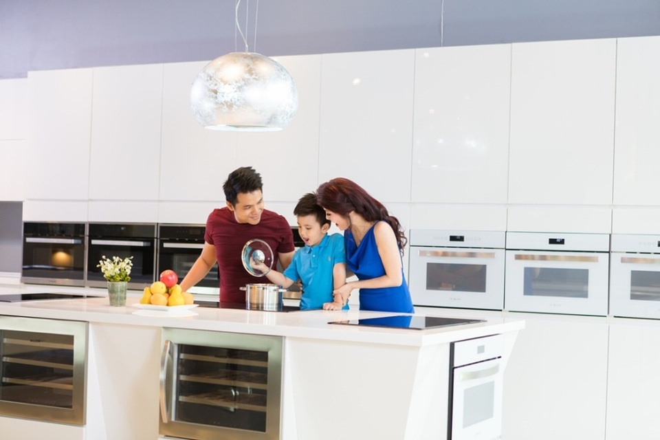 Bếp đạt chuẩn châu Âu lắp ráp tại VN người tiêu dùng được lợi - 1 Gian bếp hiện đại ngày càng được nhiều khách hàng chú trọng về chất lượng và thiết kế không gian sang trọng.