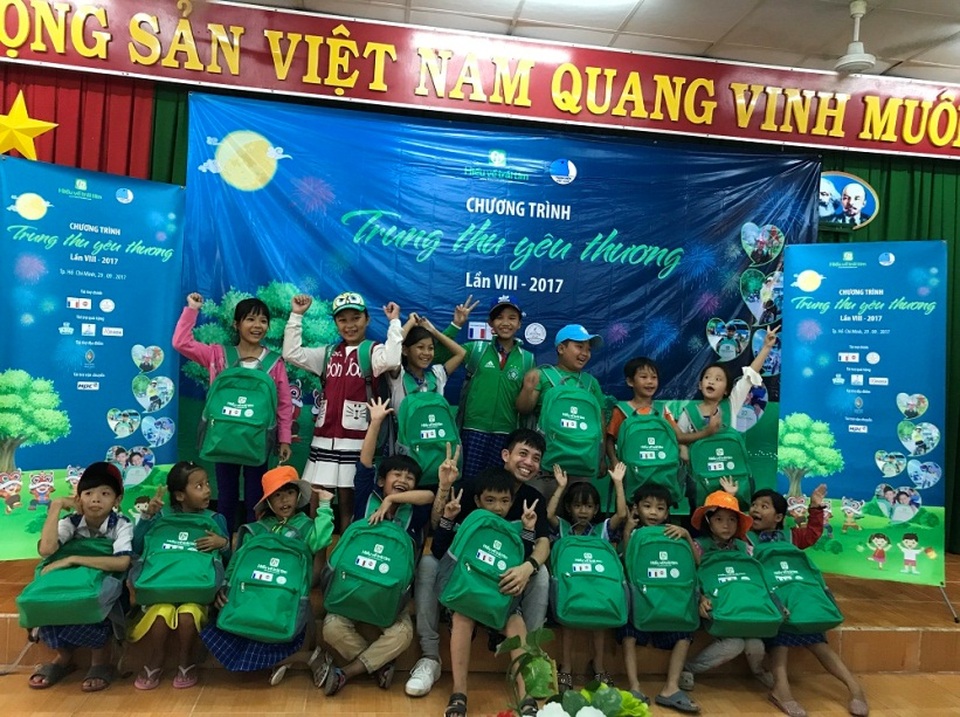 “Trung thu yêu thương”là chương trình trung thu được Quỹ Hiểu về trái tim tổ chức thường niên ý nghĩa cho những trẻ em có hoàn cảnh khó khăn