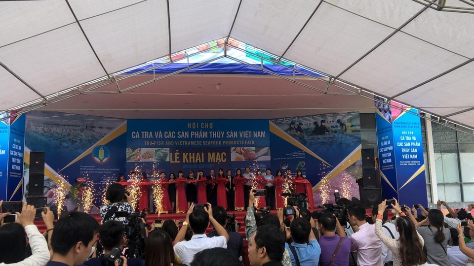 Chính thức Khai mạc Hội chợ Cá Tra và các sản phẩm thủy sản năm 2017 - 1 Chính thức Khai mạc Hội chợ Cá Tra và các sản phẩm thủy sản năm 2017 - 1