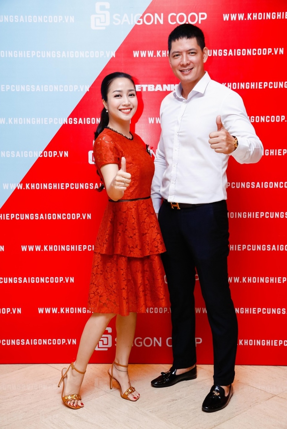 Hai MC duyên dáng Bình Minh và Ốc Thanh Vân