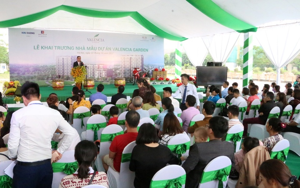 Căn hộ mẫu Valencia Garden thu hút hàng trăm khách hàng tham dự - 2 Căn hộ mẫu Valencia Garden thu hút hàng trăm khách hàng tham dự - 2