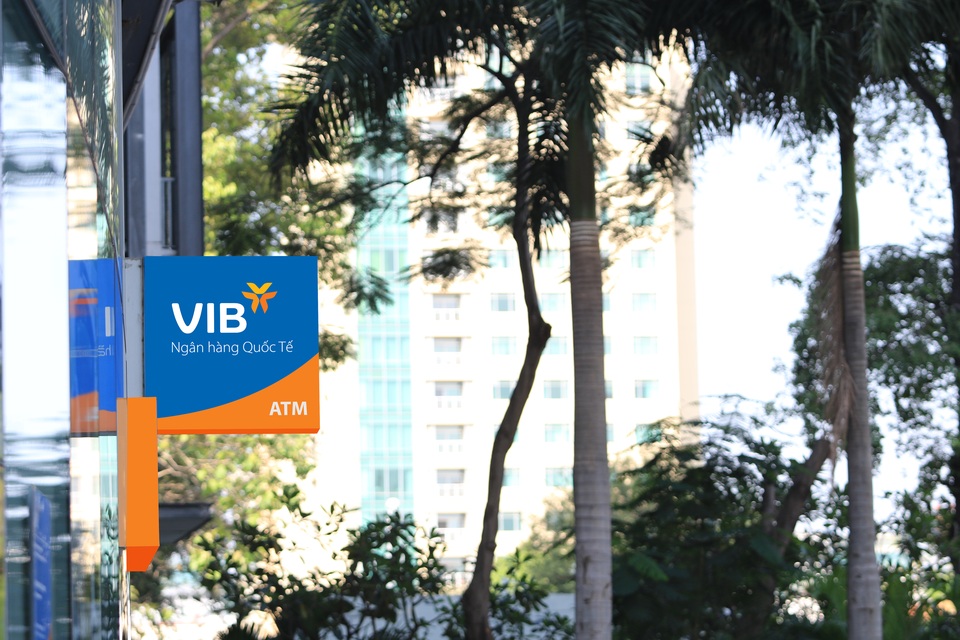 Cơ hội nhận quà tặng giá trị 1 tỷ đồng khi gửi tiết kiệm tại VIB - 2 Cơ hội nhận quà tặng giá trị 1 tỷ đồng khi gửi tiết kiệm tại VIB - 2