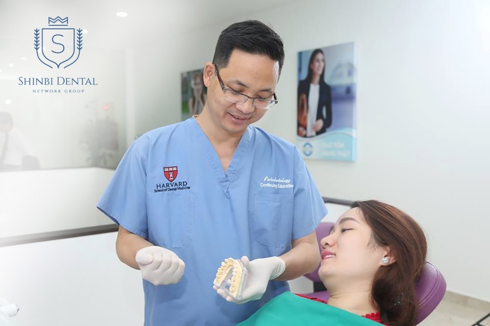 Cẩn trọng “ Tiền mất tật mang” vì ham bọc răng sứ giá rẻ - 2 Bác sĩ Nguyễn Văn Hòa - Giám đốc Nha khoa thẩm mỹ Shinbi