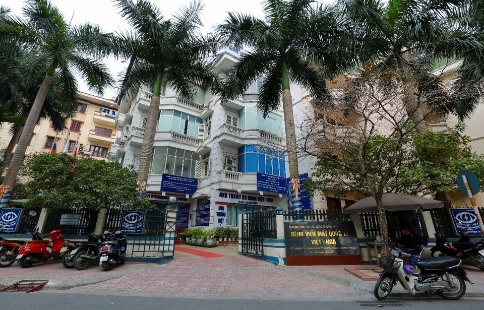 Bệnh viện mắt quốc tế Việt - Nga xứng danh “Doanh nghiệp Việt Nam vàng” - 1 Bệnh viện mắt quốc tế Việt – Nga được cho là một trong những lựa chọn uy tín hàng đầu về khám mắt
