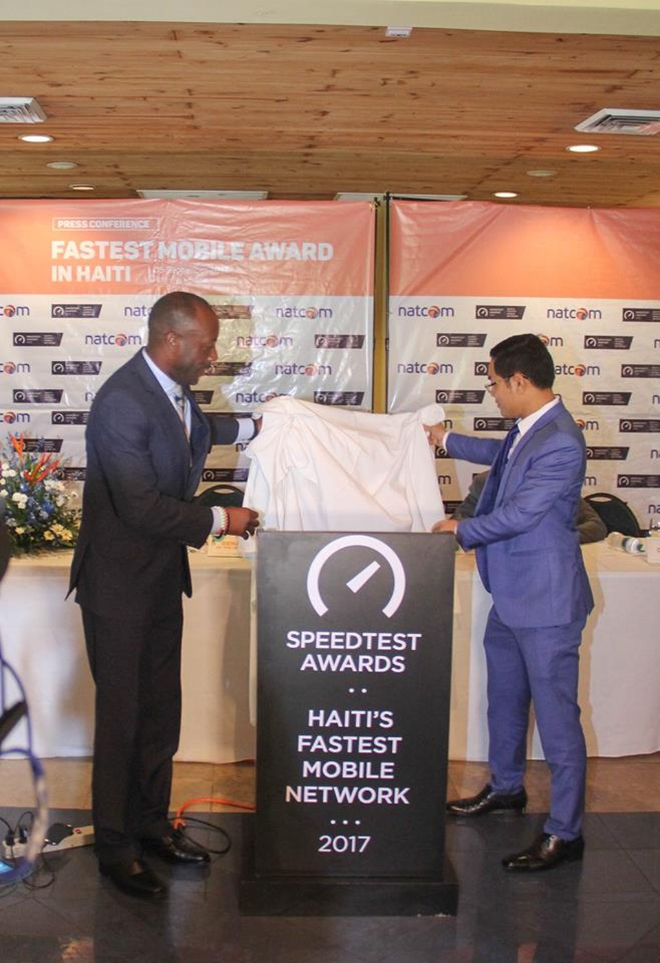 V-Office lần đầu xuất ngoại với trị giá 60.000 USD - 2 V-Office lần đầu xuất ngoại với trị giá 60.000 USD - 2