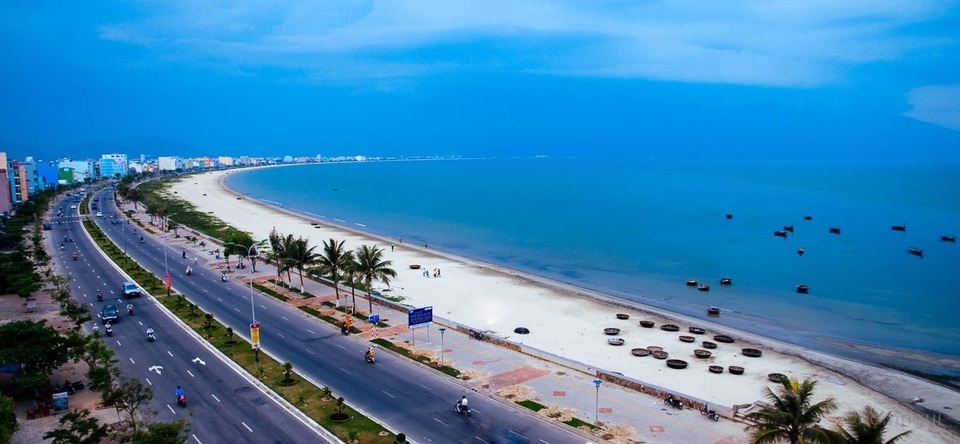 Bất động sản Đà Nẵng sau APEC: Sáng nhờ vị thế - Phát nhờ vận hội - 2 Sở hữu một trong những bãi biển đẹp và lãng mạn nhất thế giới, khu vực bãi biển Mỹ Khê đang là tâm điểm được giới đầu tư bất động sản quan tâm.