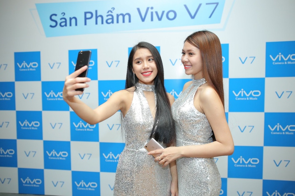 Ra mắt Vivo V7, phiên bản kế nhiệm smartphone V7+ - 3