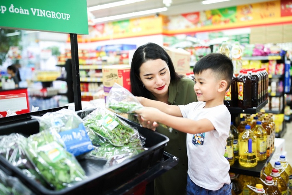 VinMart+ phân phối sim và gói cước di động MobiFone - 1