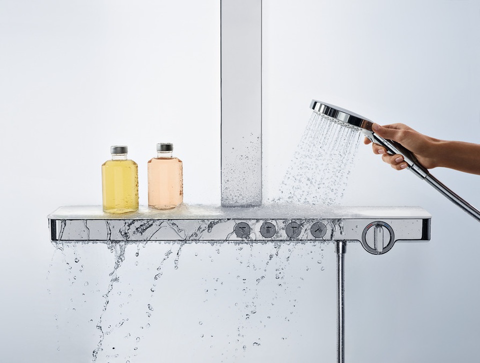 Hansgrohe - Chiêm ngưỡng vẻ đẹp của dòng nước - 4 Với điểm nhấn là công nghệ đột phá Select, người dùng chỉ cần một nút bấm nhẹ nhàng đã có thể điều chỉnh các chế độ của vòi sen.