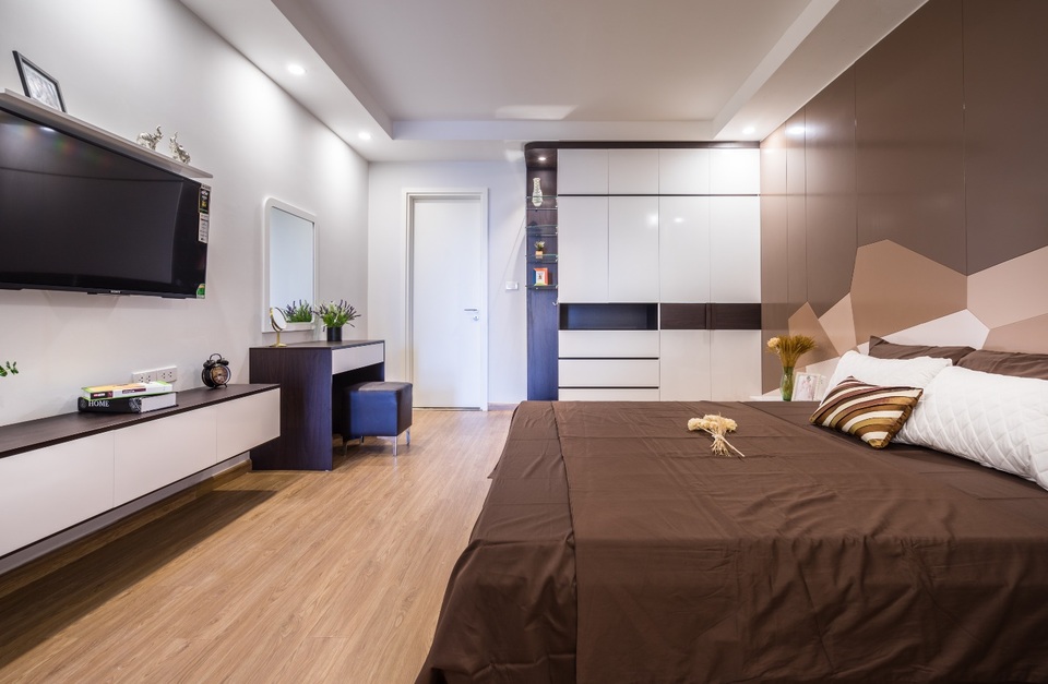 Mãn nhãn trước căn hộ mẫu độc đáo tại T&T Riverview - 3 Hình ảnh thực tế: Căn hộ diện tích lớn nên phòng ngủ master rộng, gọn gàng với thiết kế tinh tế cho chủ nhân sự thoải mái nhất