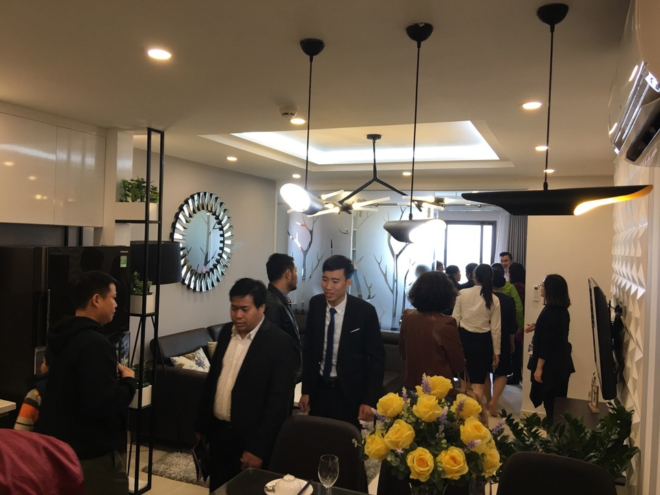 Mãn nhãn trước căn hộ mẫu độc đáo tại T&T Riverview - 4 Sự kiện khai trương căn hộ mẫu 2+1 phòng ngủ thu hút sự quan tâm của hàng trăm khách hàng.