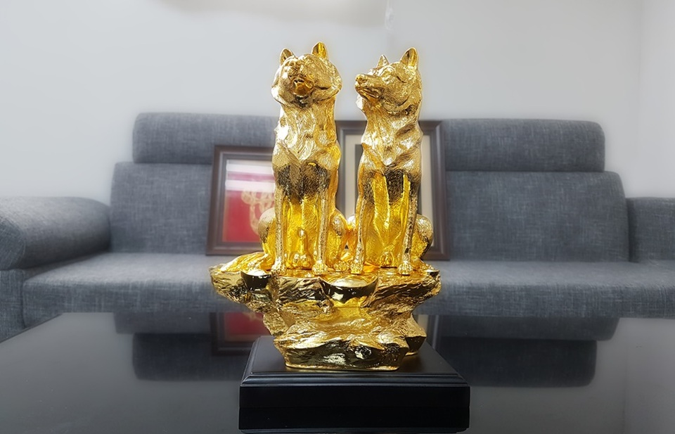 Bộ sưu tập Linh Khuyển mạ vàng 24K đón xuân Mậu Tuất 2018 - 3 Tượng song Khuyển tài lộc phiên bản đặc biệt có giá 25 triệu đồng.