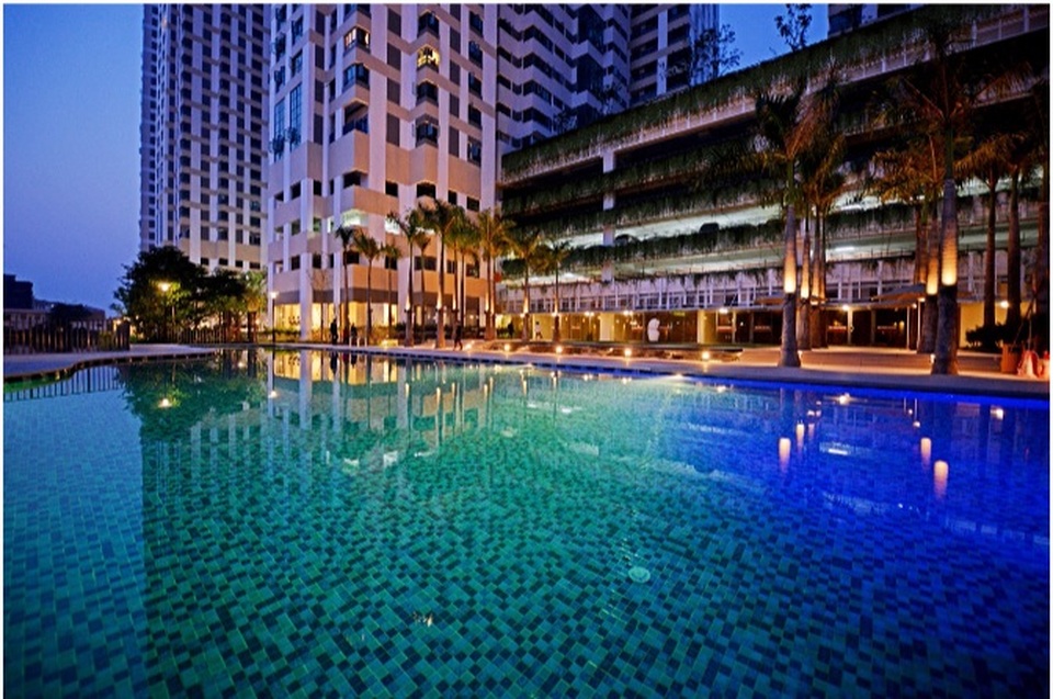 Lý do nên đầu tư vào khu Tây Nam Hà Nội dịp cuối năm 2017 - 3 Cảnh quan khu vực bể bơi dự án Mulberry Lane được bố trí trồng cây xanh theo phong cách resort