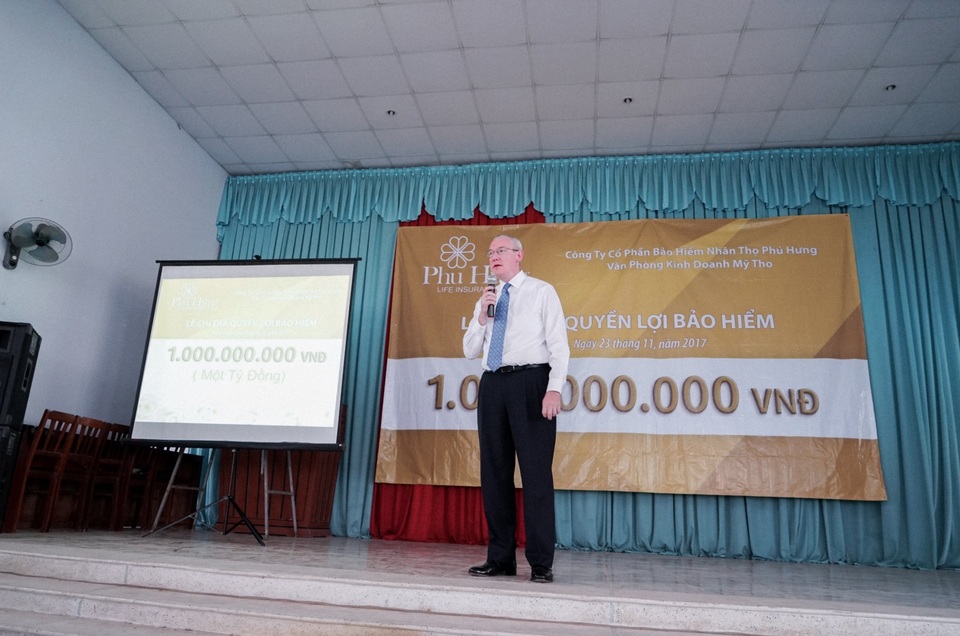 Phú Hưng Life chi trả nhanh quyền lợi cho khách hàng 1 tỷ đồng - 4 Ông Graeme Russell Hannah gửi lời chia buồn sâu sắc đến gia đình.