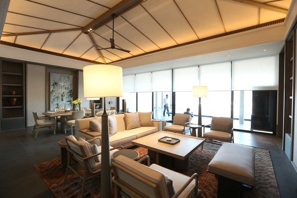 Chính thức khai trương biệt thự mẫu Regent Residences Phu Quoc - 2 Các căn biệt thự từ 2-3 phòng ngủ đều được thiết kế hồ bơi, lối đi và chìa khóa riêng theo hình thức lock-off để có thể dễ dàng tách biệt, cho thuê, giúp các chủ đầu tư tối đa hóa công năng và gia tăng lợi nhuận.