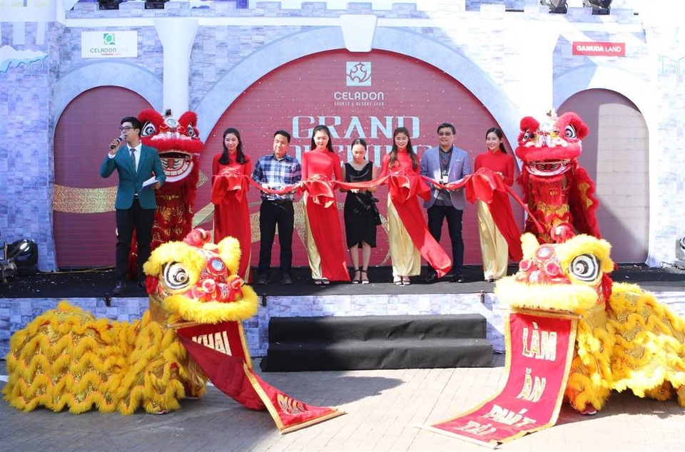 Khám phá Câu lạc bộ thể thao lớn nhất các khu đô thị tại Việt Nam - 2 Giai đoạn 2 của Celadon Sports & Resort Club chính thức được khai trương vào ngày 23/12/2017