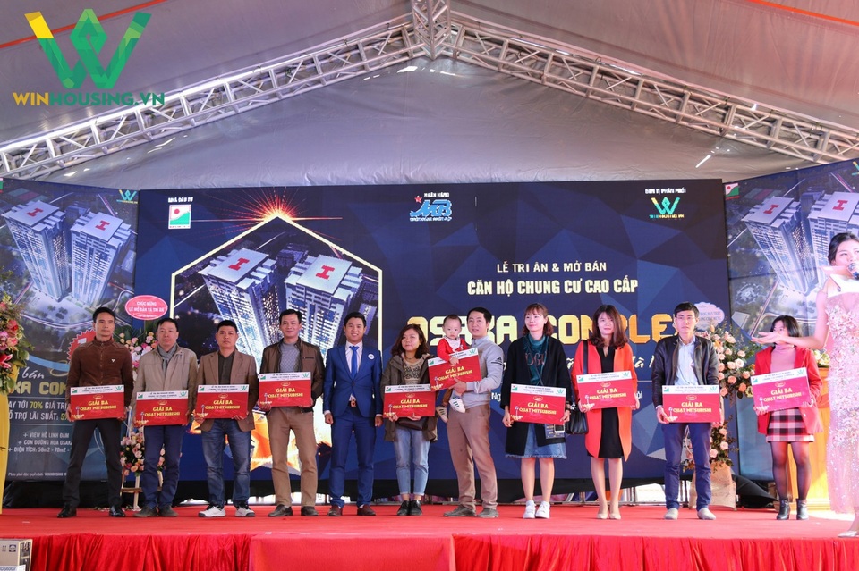 Bất động sản Nam Hà Nội cuối năm: Dự án vừa túi tiền gia đình trẻ - 3 Khách hàng may mắn nhân đươc những phần quà từ sự kiện