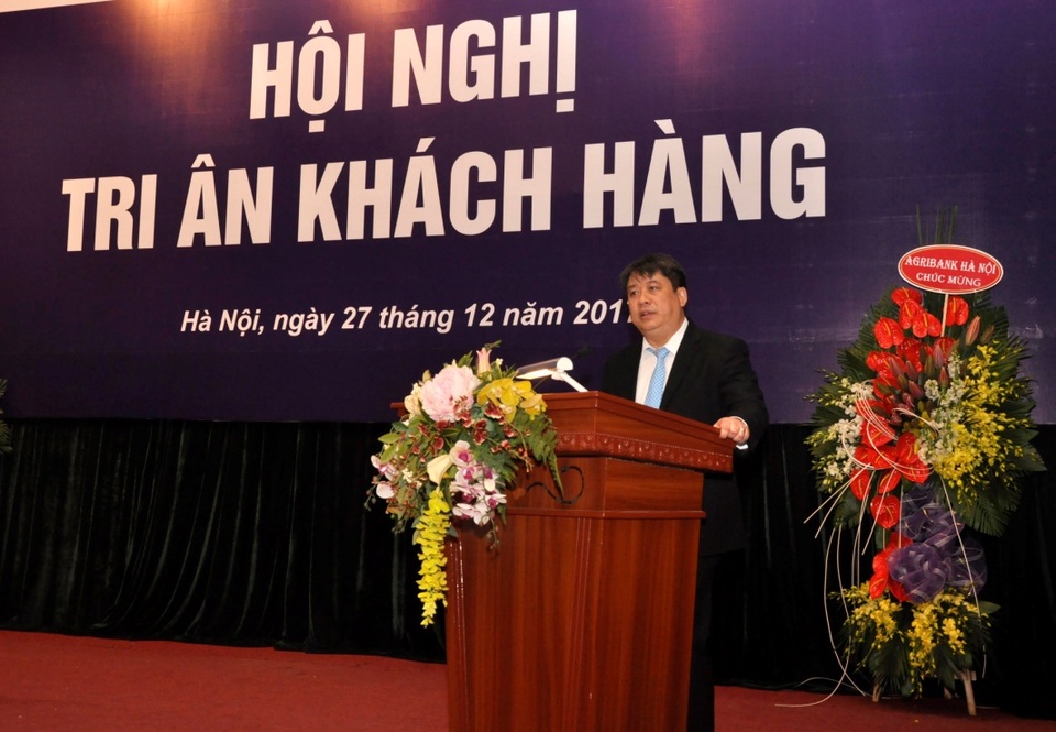 EVN HANOI tưng bừng tri ân khách hàng khách hàng sử dụng điện trên địa bàn Thủ đô - 5 Đồng chí Nguyễn Anh Tuấn nhấn mạnh trong thời gian tới EVN HANOI sẽ tiếp tục vượt qua các khó khăn của đặc thù Thủ đô Hà Nội, hướng mục tiêu đưa EVN HANOI “Trở thành doanh nghiệp phân phối điện hàng đầu Việt Nam và đạt tầm khu vực”.